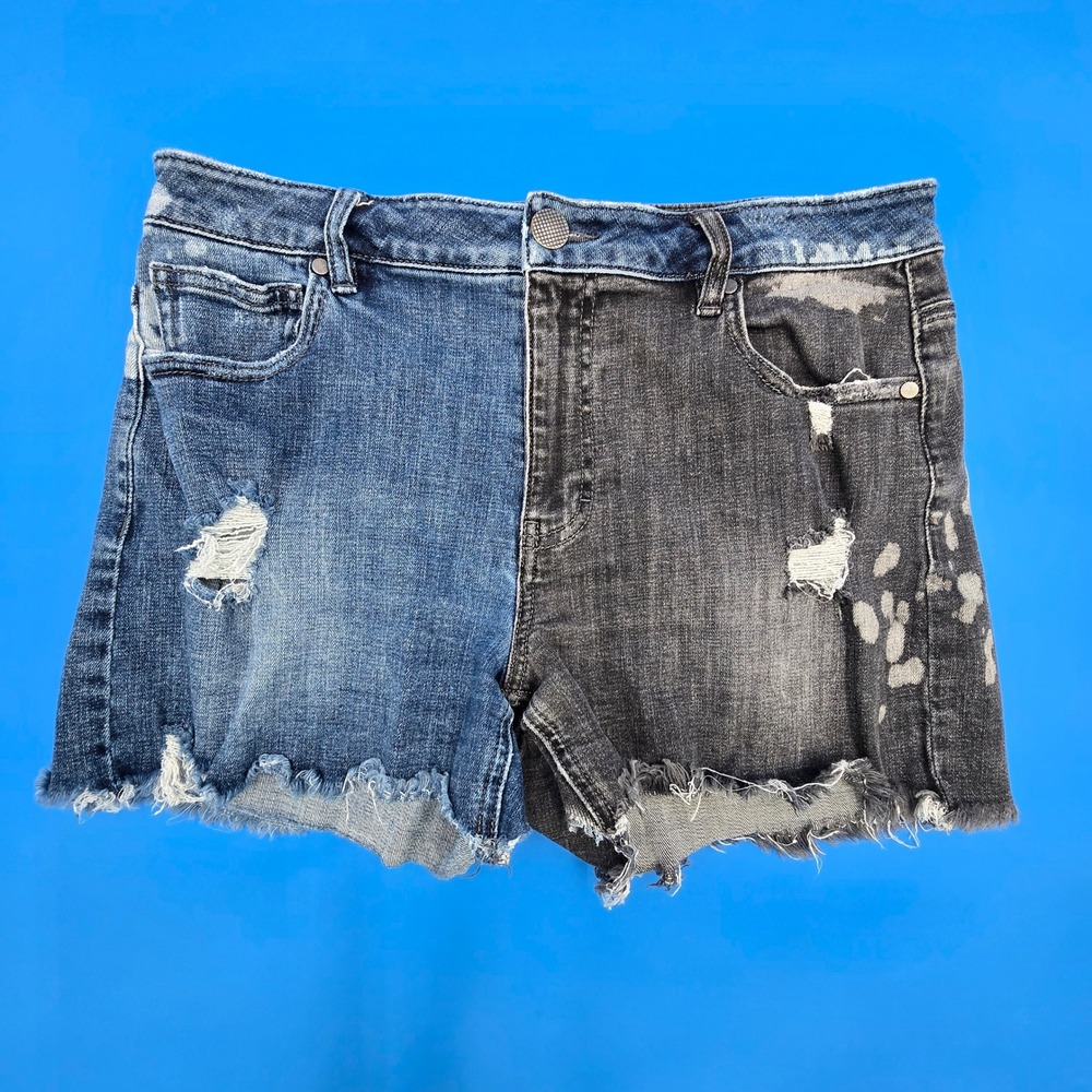 Cabi 5987 Two Tone Split Denim Shorts Womens 6 Blue Black Distressed Bleach